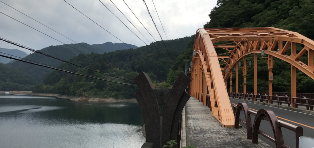 渇水の続く奥多摩湖