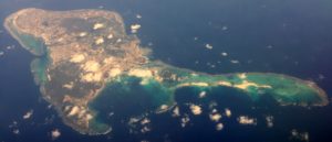 春の石垣島上空