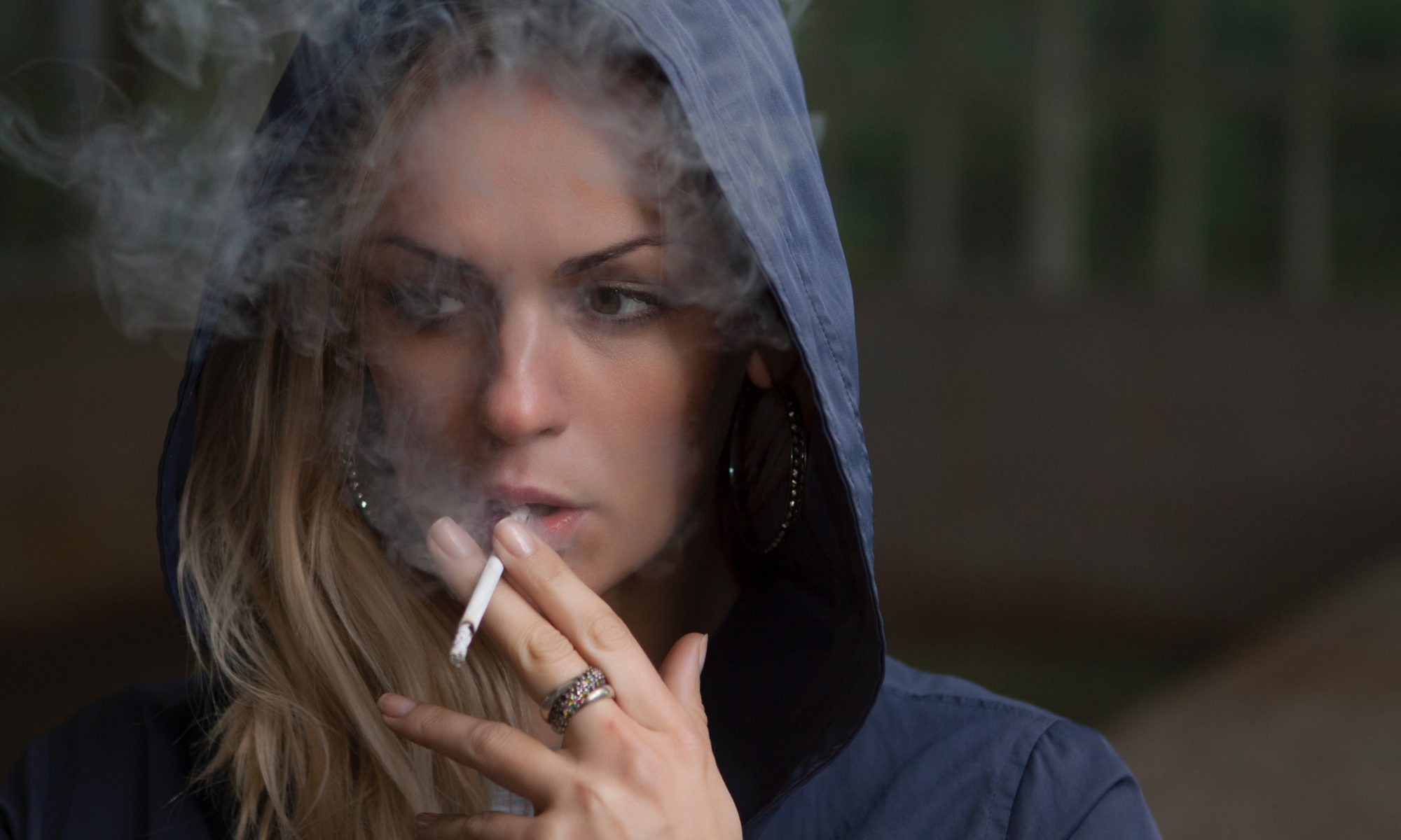 female smoking1