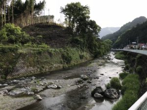 名栗渓谷より上流を眺める