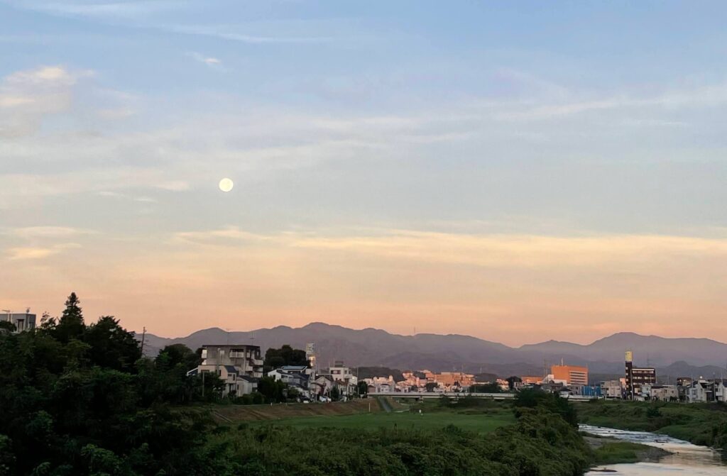 9月1日早朝スーパーブルームーンが沈む